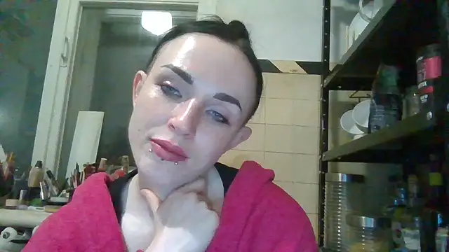 Trinsy_Love Chat XXX in diretta