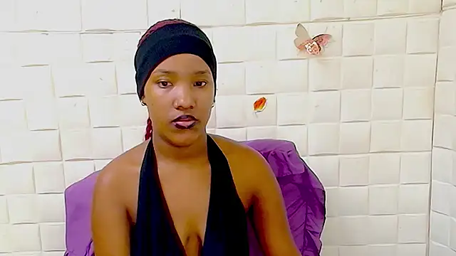 Chatroom XXX en direct de EroticSexyPrada