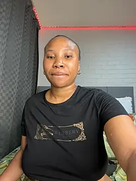 DrippinCaramelCutie live XXX chat