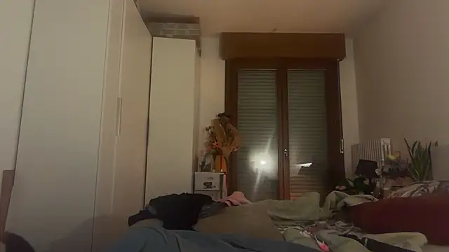 Regine_5 Adlı Modelin Canlı XXX Sohbeti