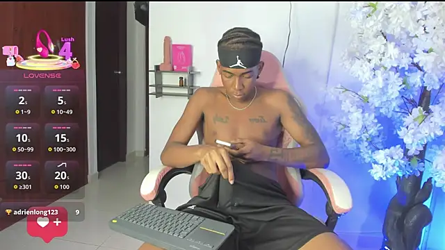 Онлайн чат XXX latin_kay1