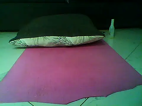 Sassydoll1 Adlı Modelin Canlı XXX Sohbeti