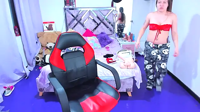 Luna_Analya élő XXX-chatje