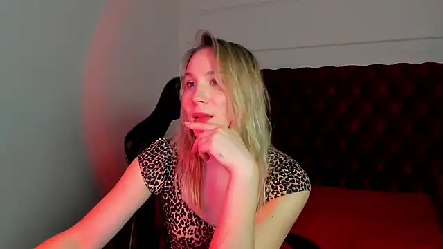 ElaraVoltage লাইভ XXX চ্যাট