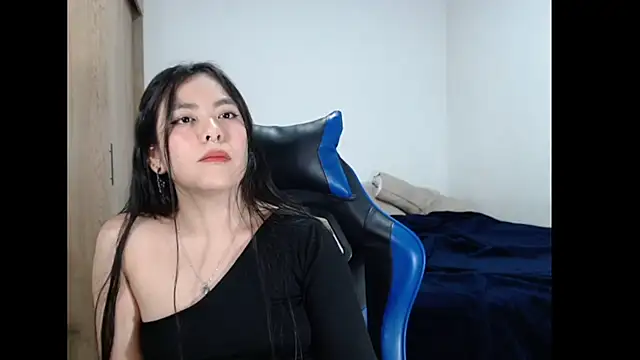 Онлайн чат XXX EloiseJun