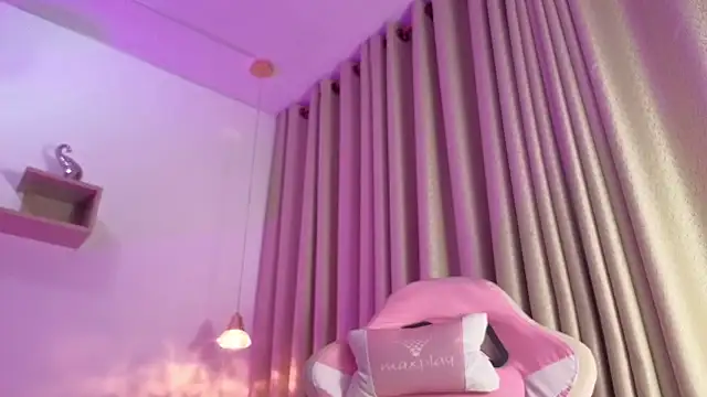 Ahri_Rousse's Webcam Show