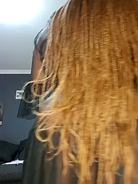 SWEETDOLLY29XX – Live XXX-chat