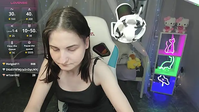 Chat XXX en directo de KiraDuvall