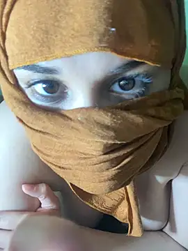 Pokazy przed kamerką – SaraChouchou