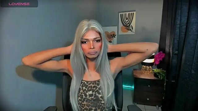 xEllaineCumsLotx 网络视讯表演