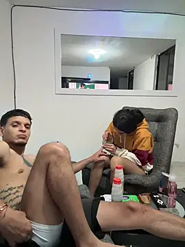 ArturoDelgado1: онлайн-секс-чат