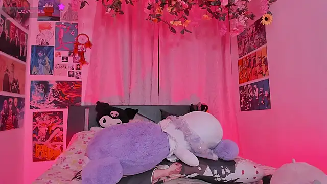 MissCurvyTop live XXX chat