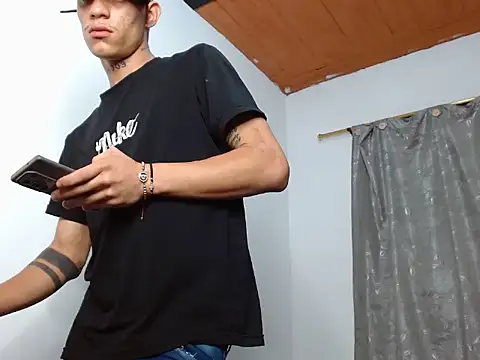 ethanchamo Live XXX Chat