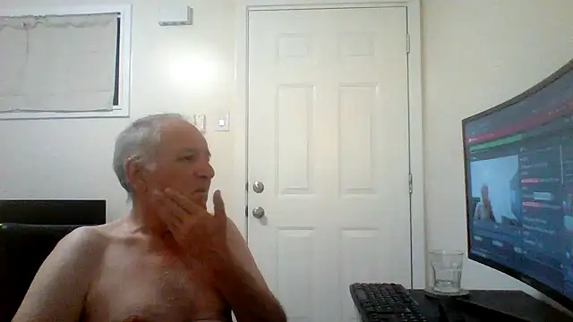 XXCUTHULU23 Adlı Modelin Canlı XXX Sohbeti