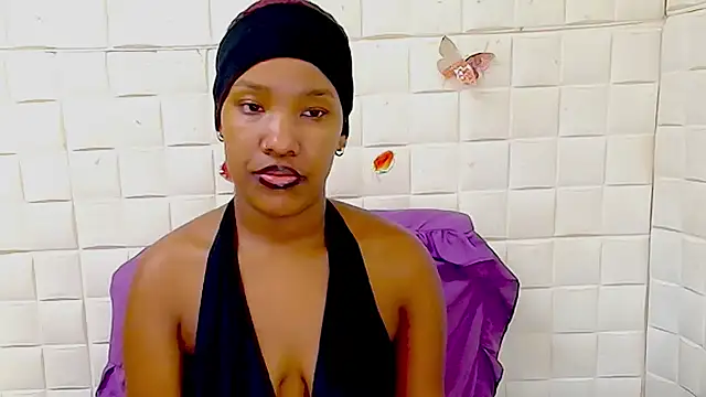 EroticSexyPrada élő XXX-chatje