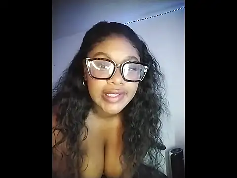 Roonie_garces live XXX chat