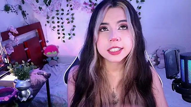 Kittyuwu_'s Live XXX Chat