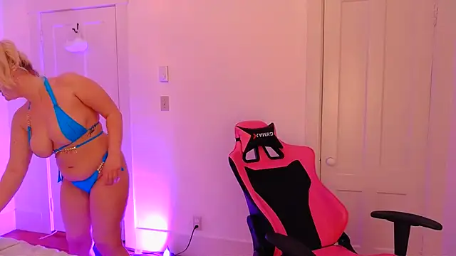 switchykitty Chat XXX in diretta