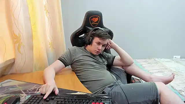 iliaskrislove Chat XXX live