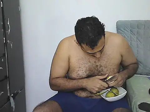 AlphaLatinoBear Chat XXX live