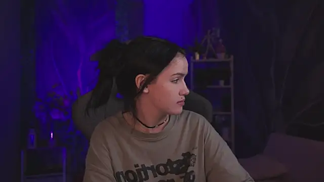 Chat +18 de MonicaFarmer ao vivo