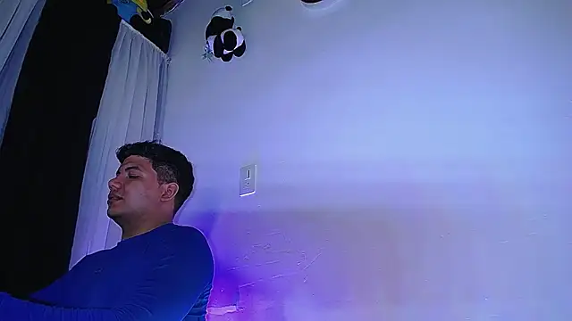 Uriel_Ray_のウェブカメラショー