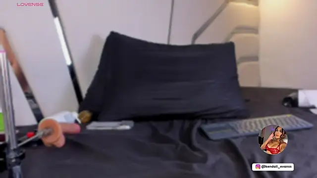 Kendall__evanss' Live XXX Chat