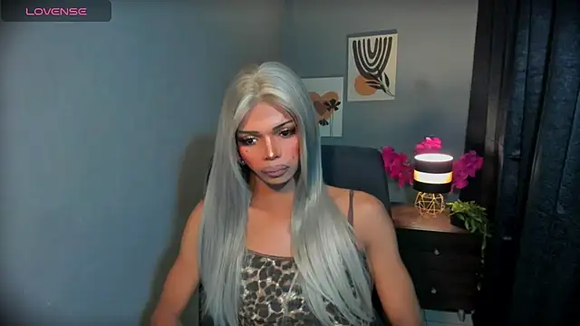 xEllaineCumsLotx 网络视讯表演