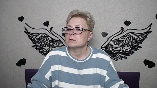 EmiliaGree's Live XXX Chat