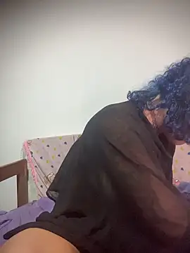 Chat +18 de SalyTredelMonte ao vivo