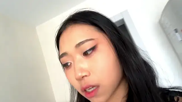 Chat XXX ao vivo de SweetMiaXO