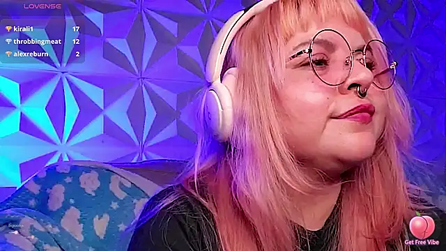 Satyn_doll élő XXX-chatje