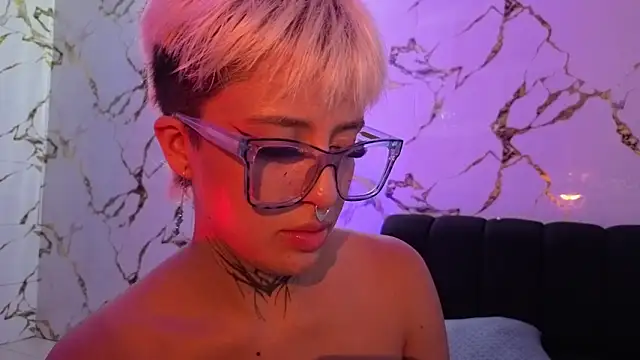 Rebeka-baker's Webcam Show