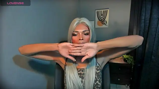 xEllaineCumsLotx 网络视讯表演