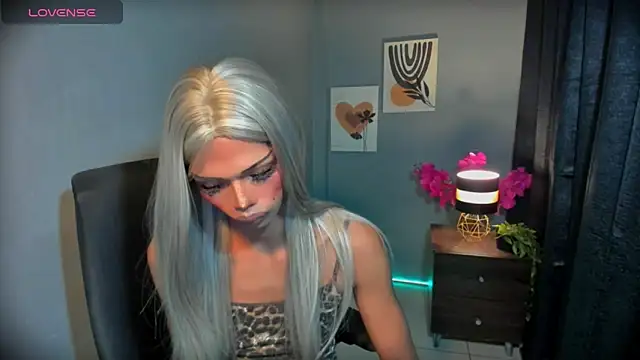 xEllaineCumsLotx 网络视讯表演