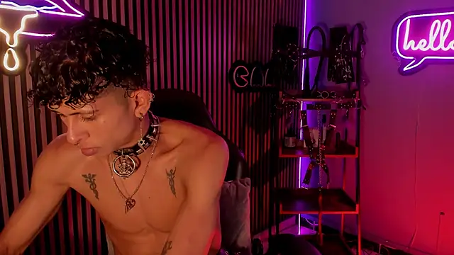 Maximoking26's Webcam Show