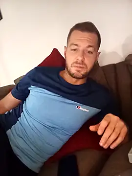 THE_CHEEKY_ALPHA 即時 XXX 聊天