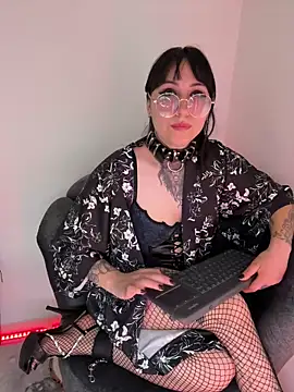 Czat XXX na żywo – Ravenna666_