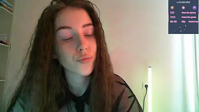 eskatmi's Live XXX Chat