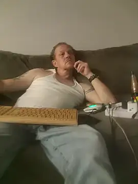 yourMasterisBored Chat XXX live