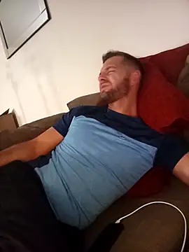 THE_CHEEKY_ALPHA 即時 XXX 聊天