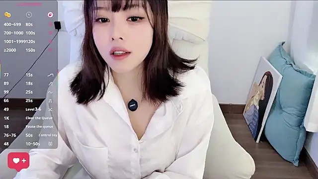 XXX chat uživo modela peachy_kiss