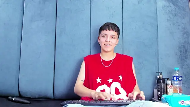 Megan_Thompson_ Live XXX-Chat