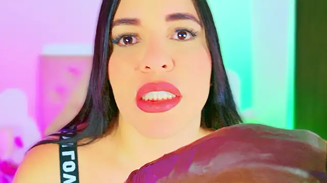 Онлайн чат XXX CharlootteEvans