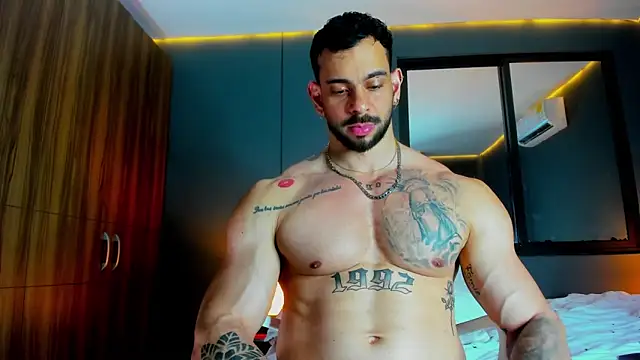 Show modela massimo_visconti na web-kameri