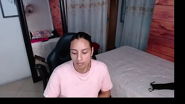 mykaelahoney – Naživo XXX chat