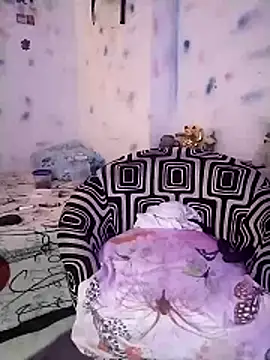 Show modela themaykiin18 na web-kameri