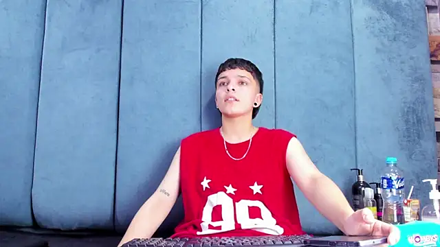 Megan_Thompson_ Adlı Modelin Canlı XXX Sohbeti