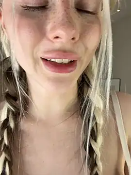 Chat XXX en directo de KittiLin