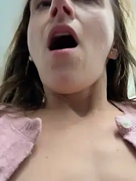 Show modela lunagirl13 na web-kameri